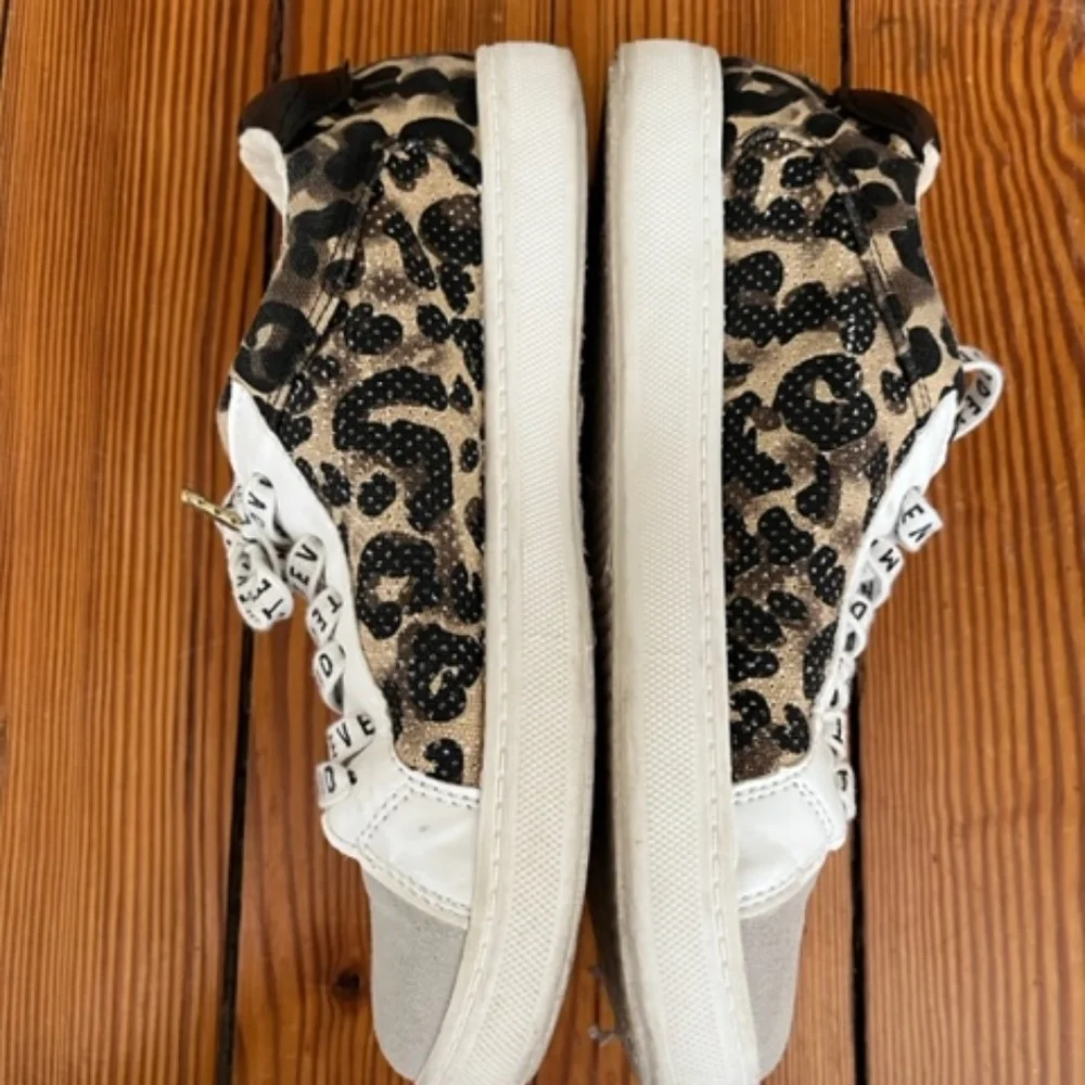 Steve Madden Amalfi  Canvas Sneakers ~ Leopard Pattern ~ Size 7.5 - Picture 3 of 5